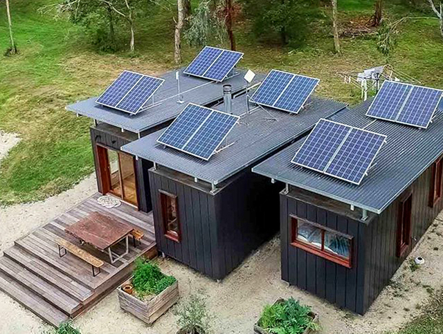 Flat pack container house + solar FC08