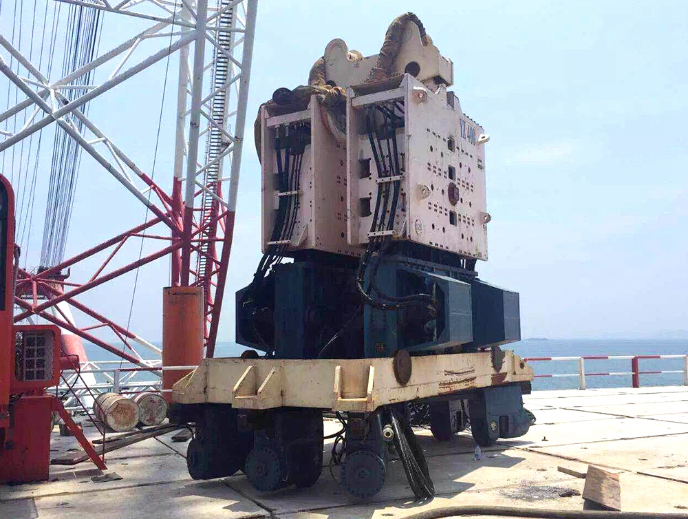 Hydraulic vibratory hammer