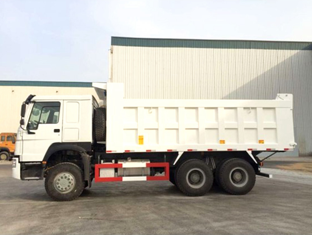 Dump truck
