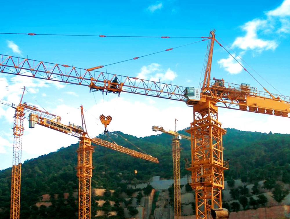 Hammerhead tower crane