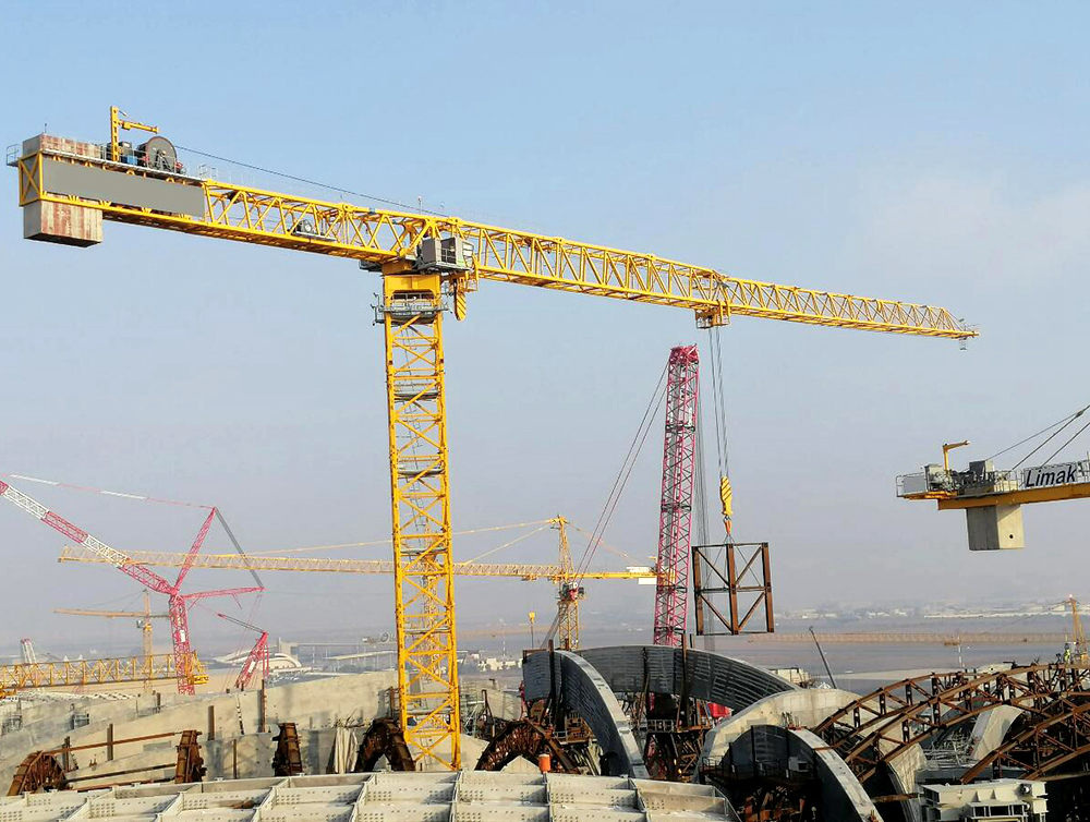 Flat-top tower crane