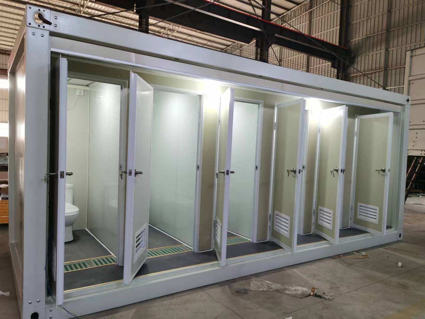 Toilet T05
