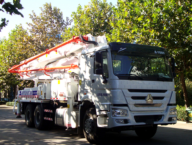 Concrete pump truck
